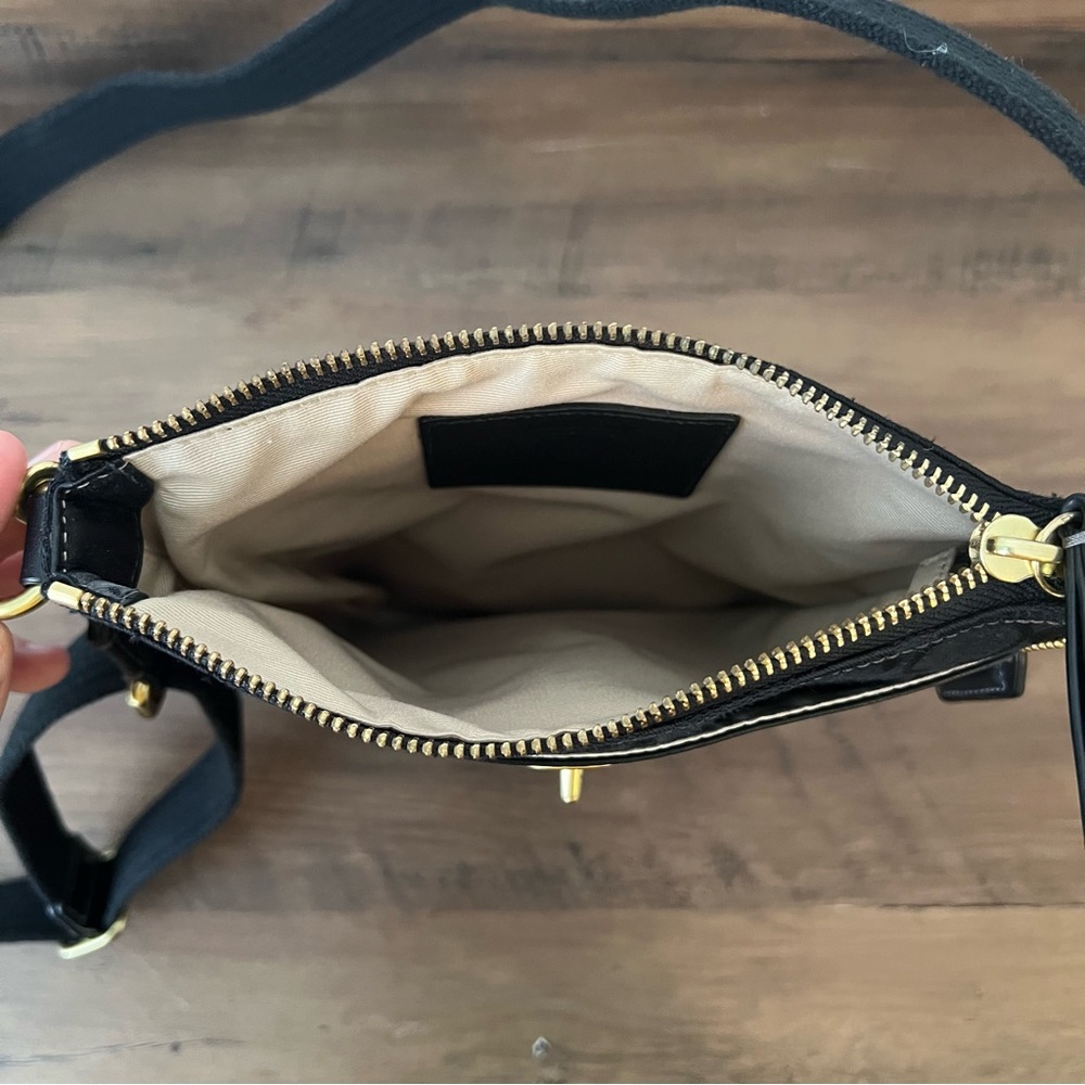 Coach Black Cross Body Bag with Gold Hardware signature design - Picture 6 of 9